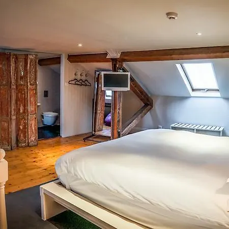 Kellys Hotel