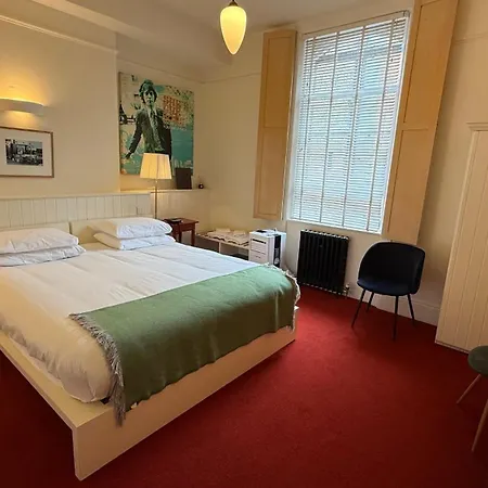 Kellys Hotel 3*
